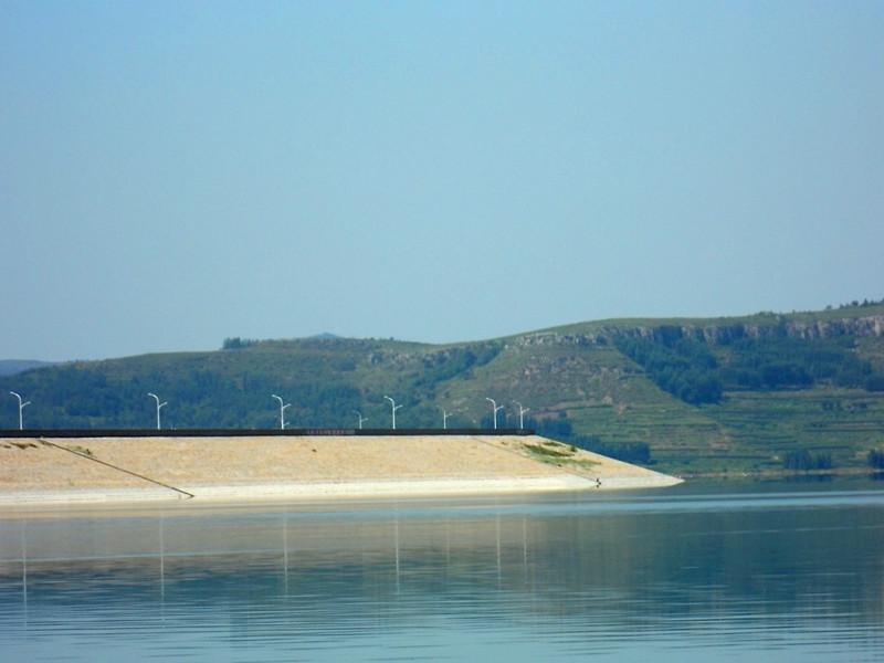 雷達(dá)水位計監(jiān)測系統(tǒng)，實時監(jiān)測水庫水位